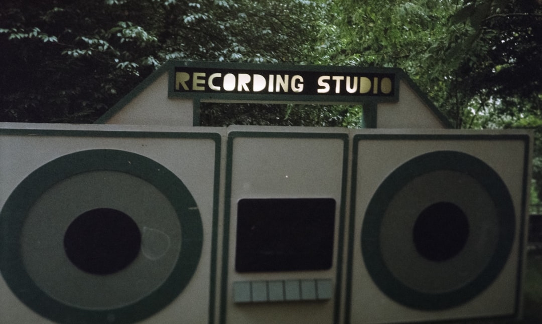 Как устроить домашнюю студию звукозаписи: пошаговая инструкция